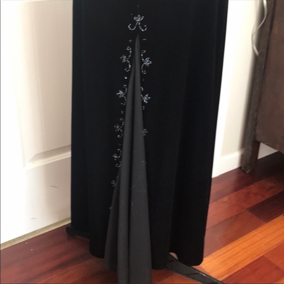 Formal Dress - Picture 4 of 4